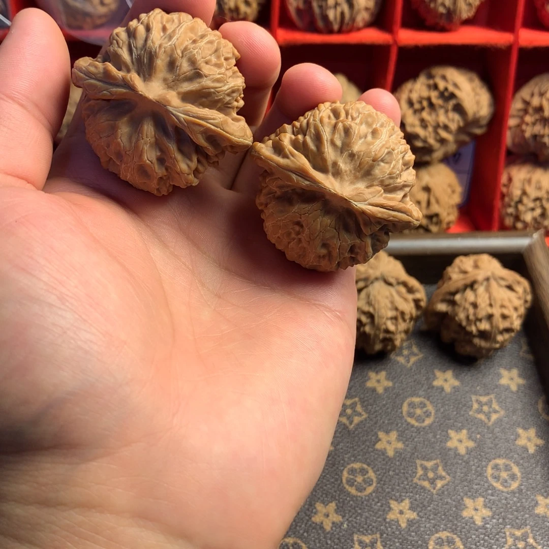 吊坠文玩核桃44宫灯700