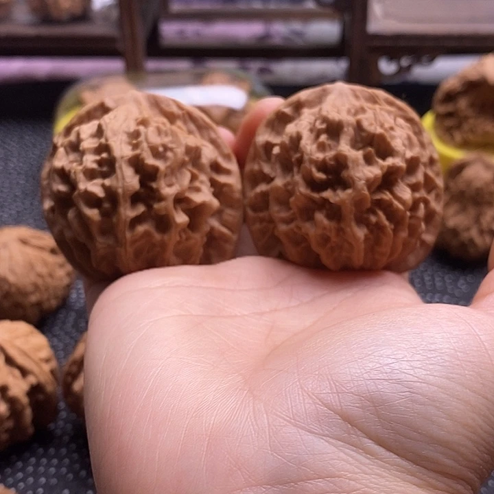 文玩核桃吊坠帝王49