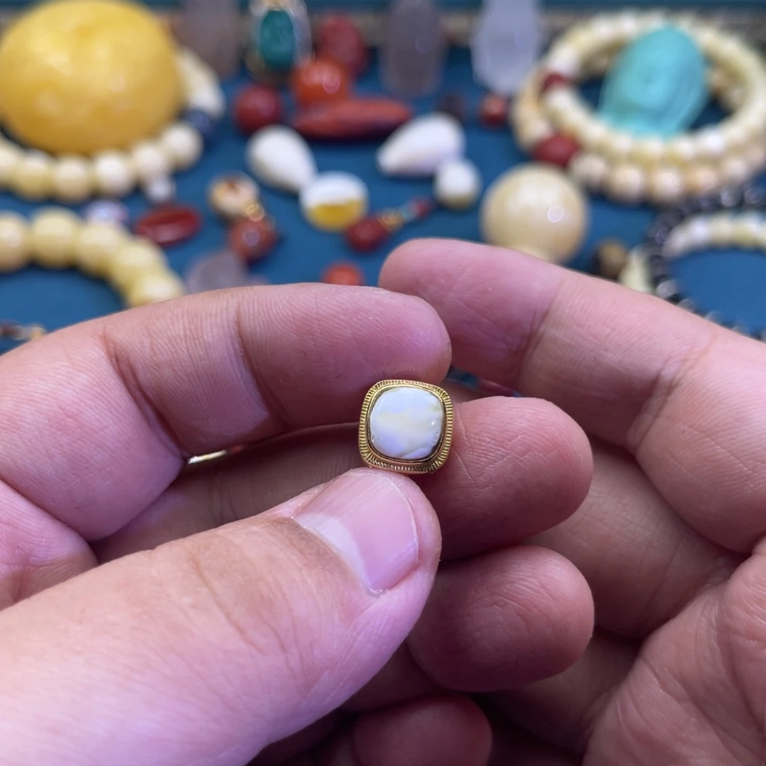 琥珀未镶嵌珠宝奇石83