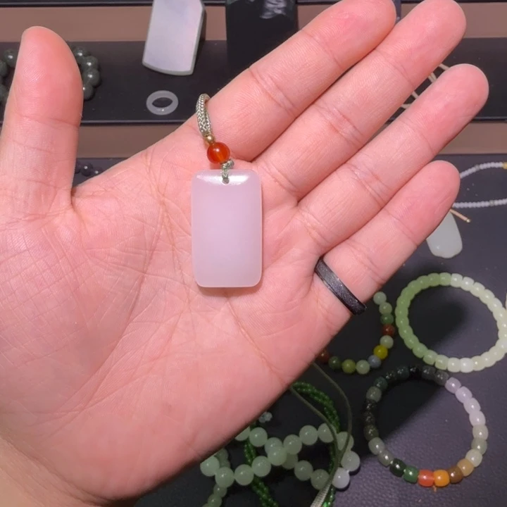 石英质玉未镶嵌吊坠(赠链)