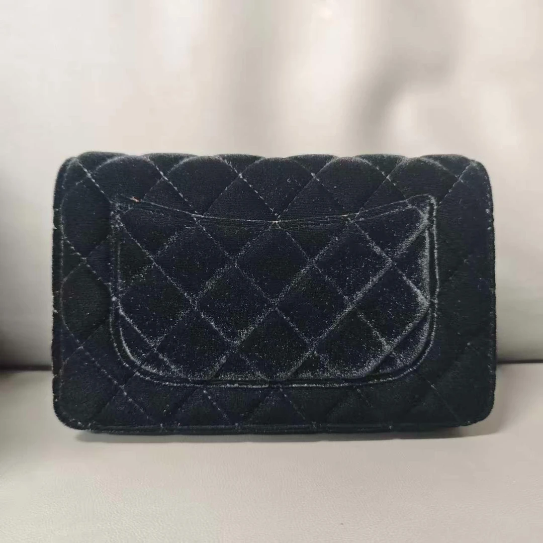 高定奢品 时尚潮流真皮新款斜挎包0704 黑色 绒面