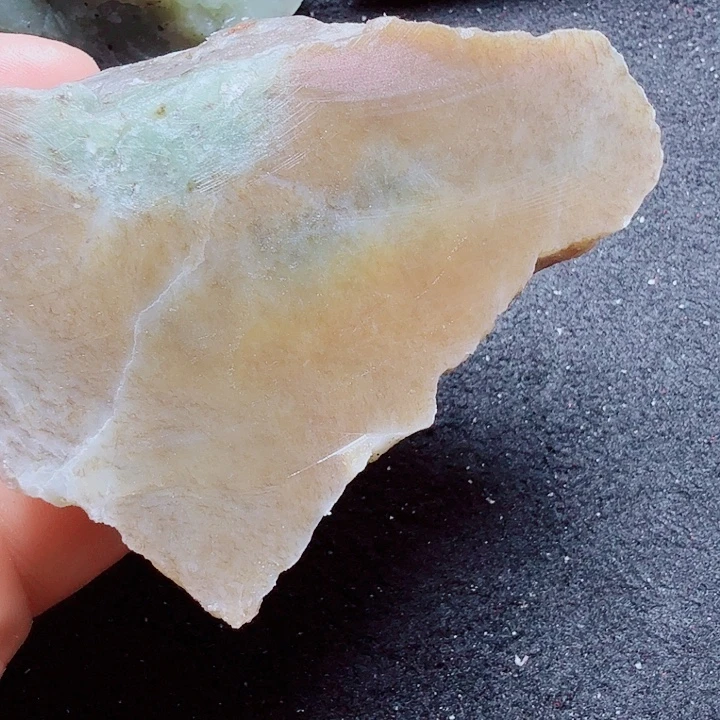 未镶嵌和田玉（糖玉）珠宝半成品