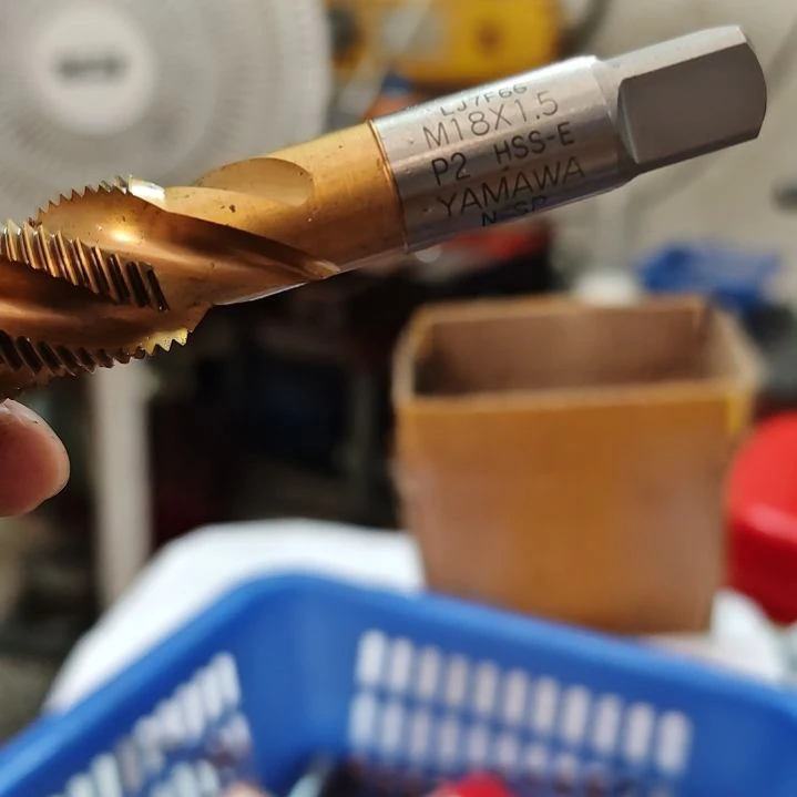 ****货亚马哇丝锥M18一支