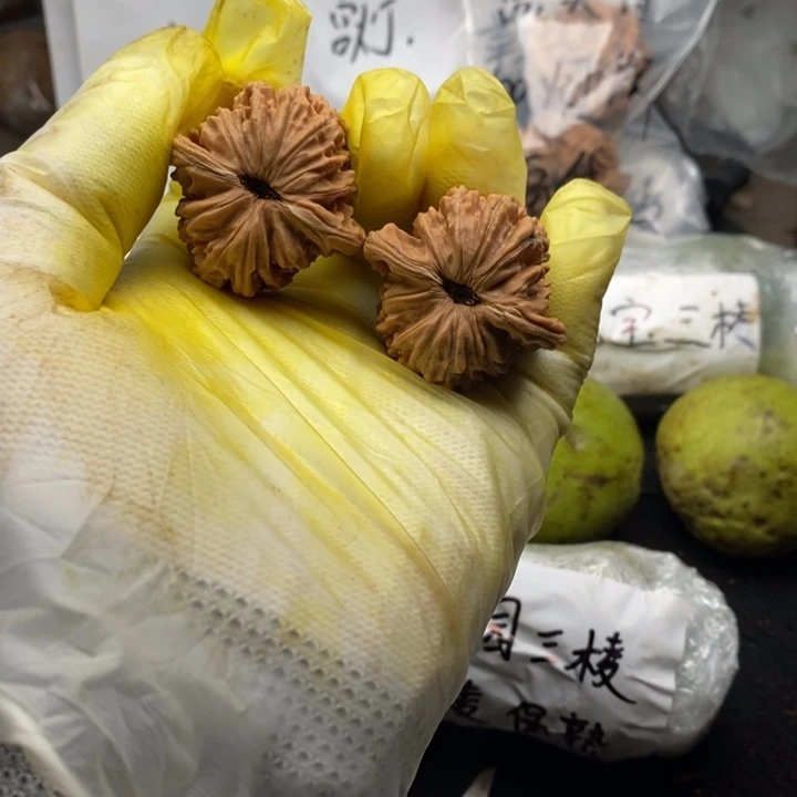 文玩核桃四座楼一对