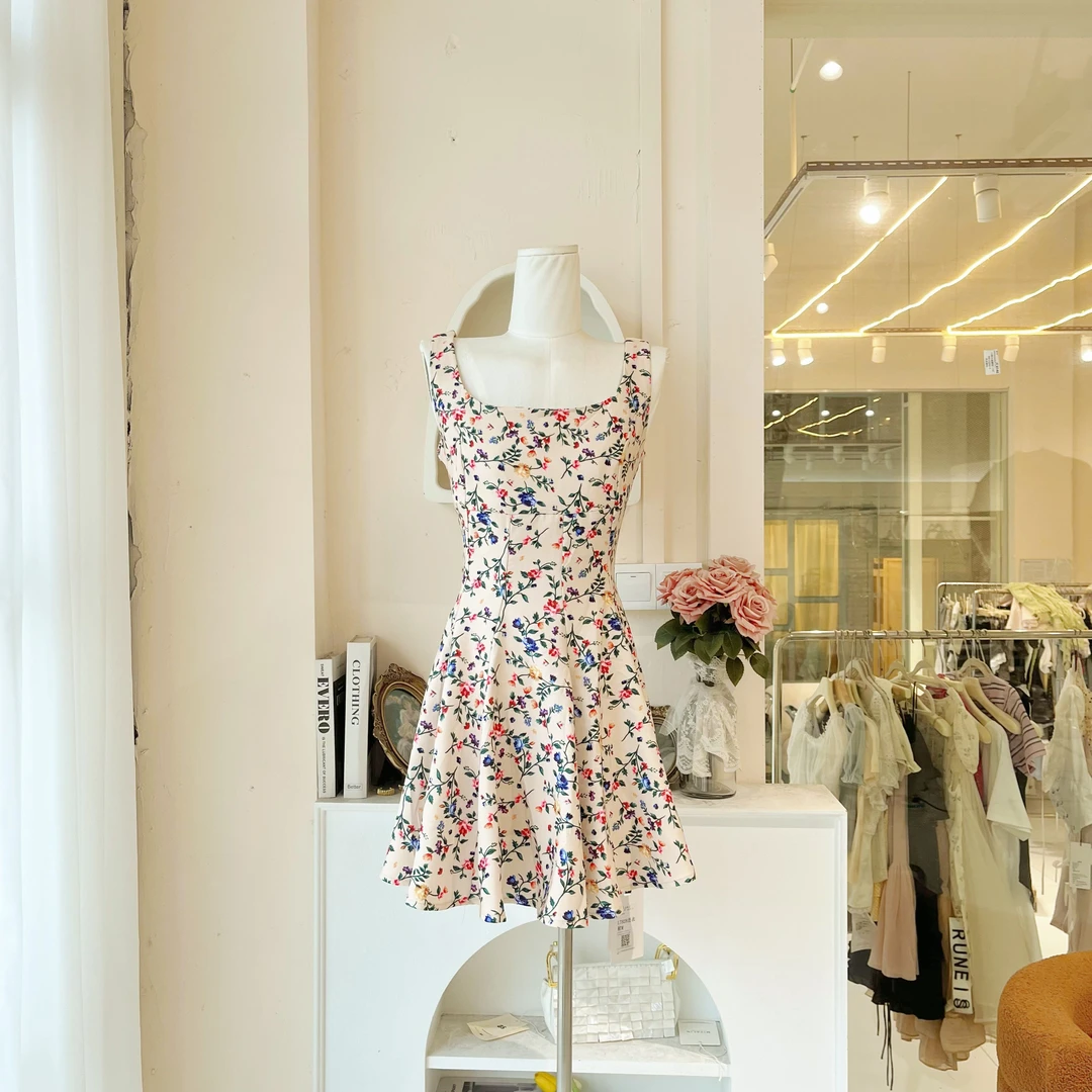 LHTE青青大码女装夏季气质吊带碎花收腰法式韩版连衣裙L7828