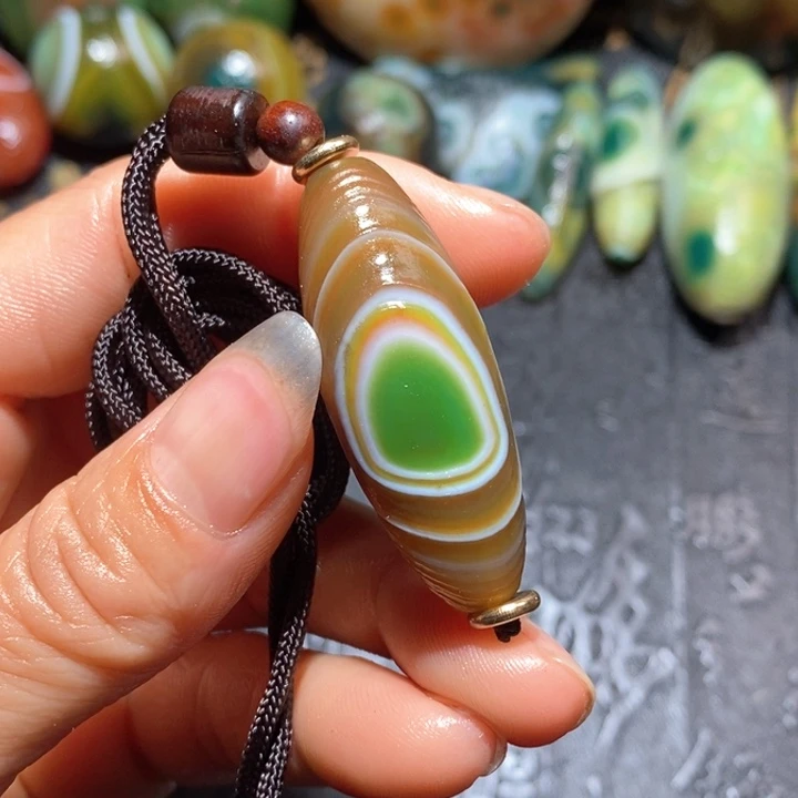 玛瑙/玉髓颈饰未镶嵌云**清