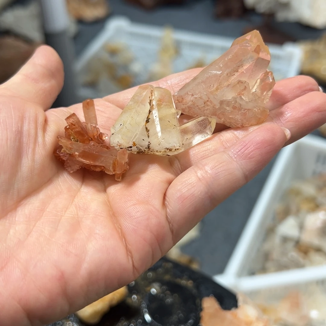 晴****未镶嵌珠宝半成品水晶