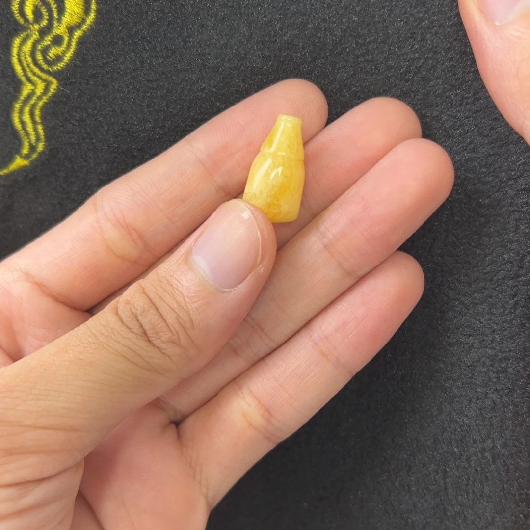 未镶嵌琥珀珠宝奇石