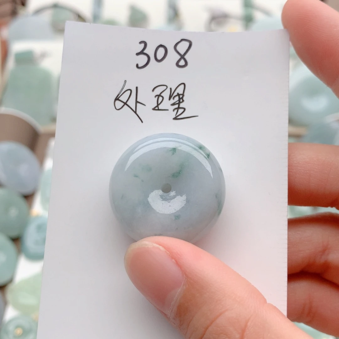 翡翠未镶嵌颈饰吊坠