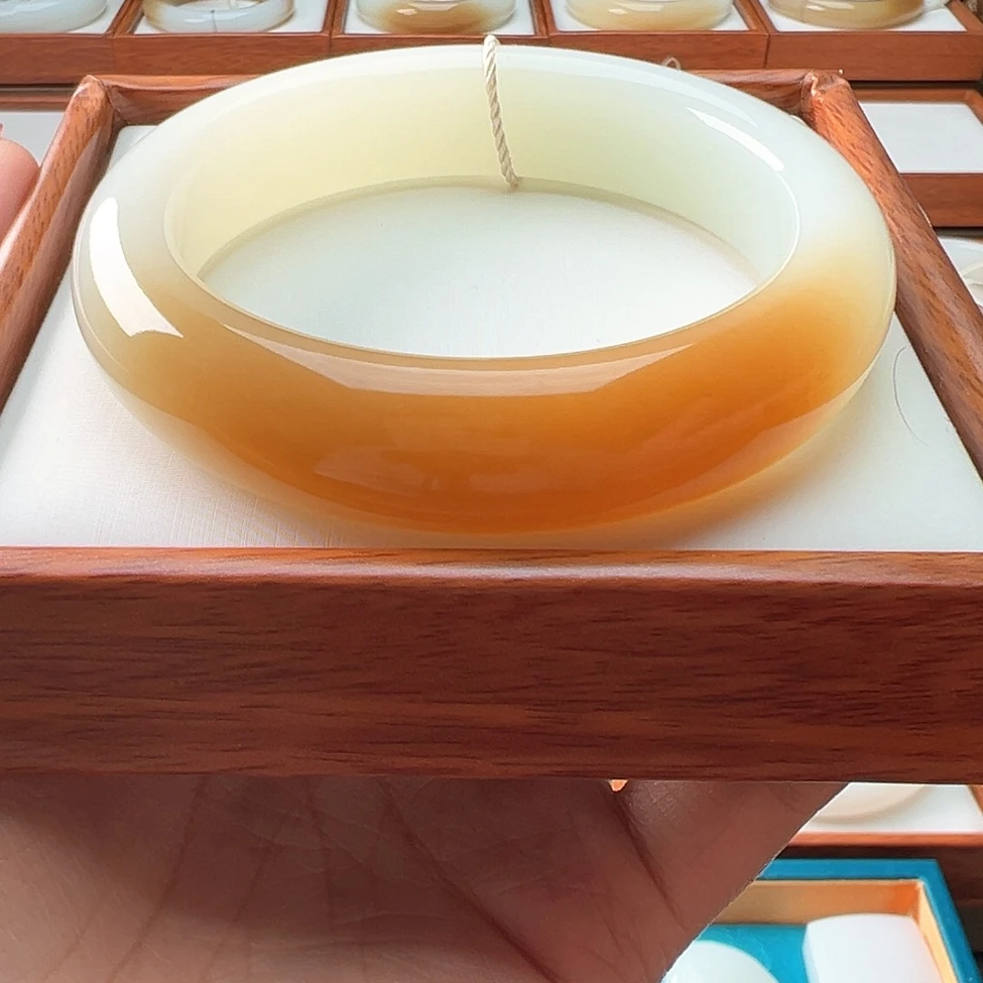 和田玉手镯未镶嵌59