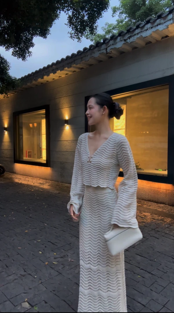 小众女装早秋新款高级名媛财阀千金风针织百搭时尚套装