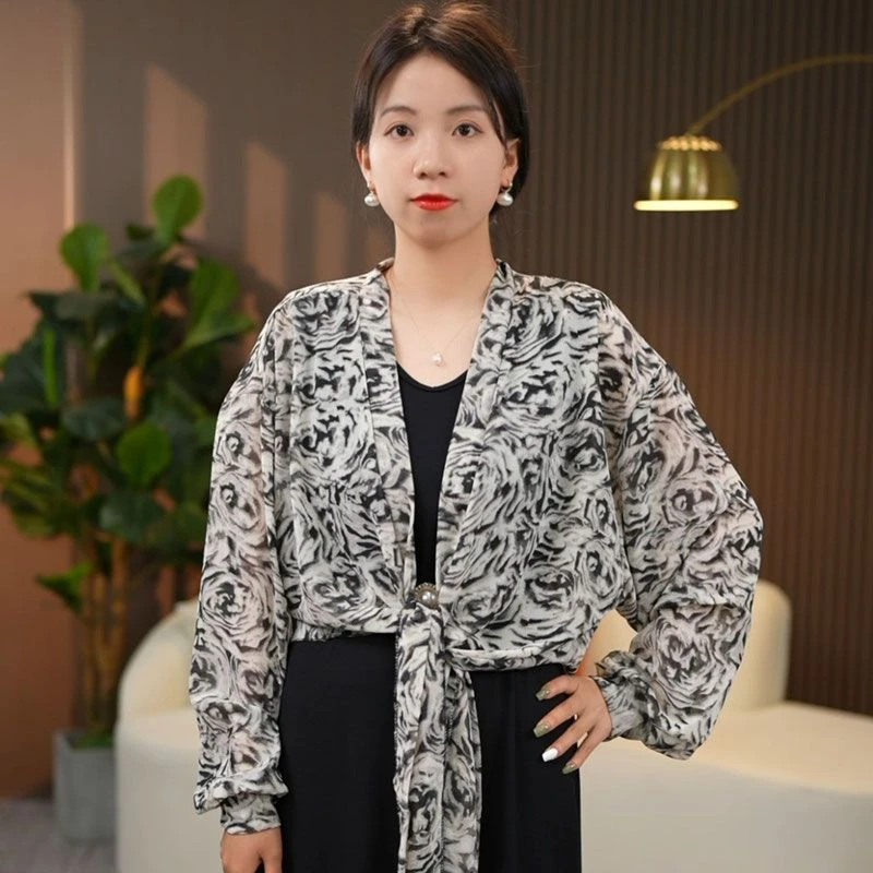 时尚百搭气质空调防晒出游沙滩花色防晒披肩女士夏季大码碎花洋气