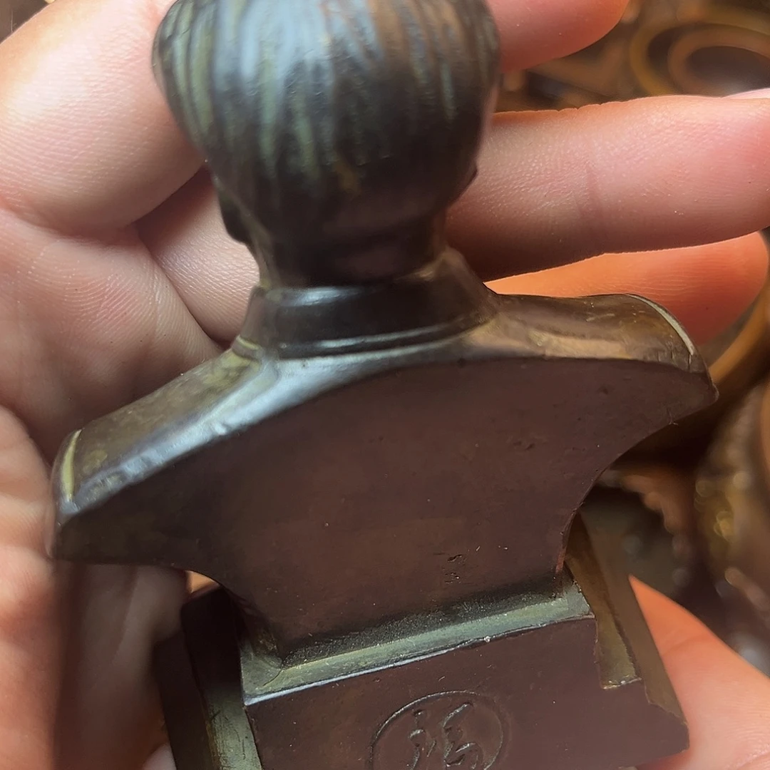 精美铜器工艺品等