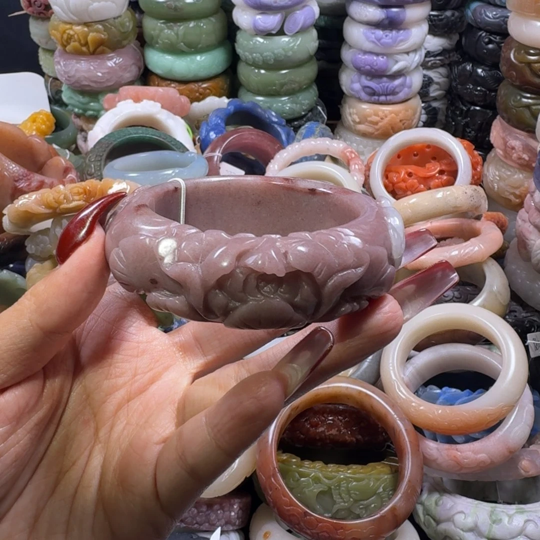 石英质玉（佘太翠）未镶嵌手镯15。60。不退换