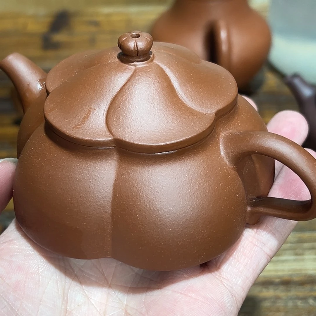 茶壶紫砂紫砂的味道很