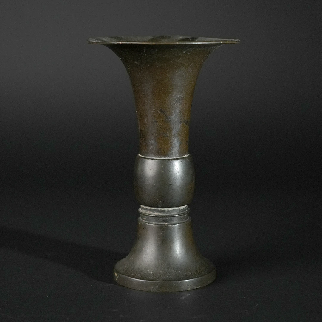 LOT 073005明代 铜弦纹铜花觚【古董拍卖】