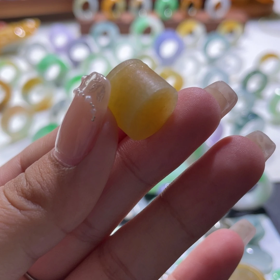 未镶嵌定制翡翠翡翠
