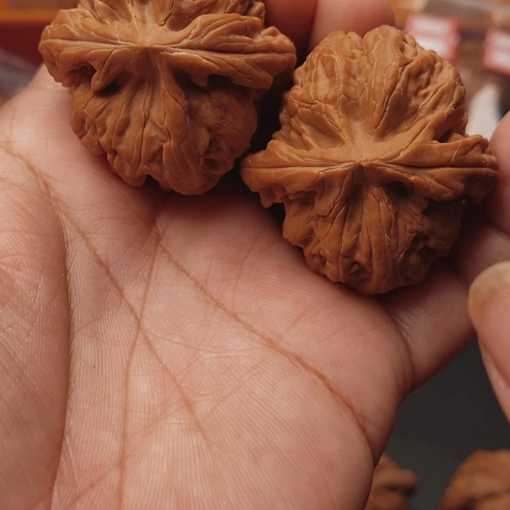 核桃红锦鲤42尺核桃