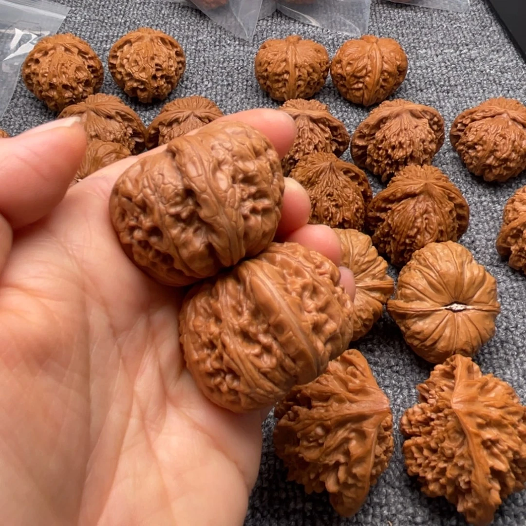 文玩核桃吊坠40元宝