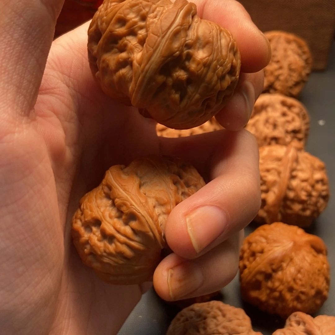 文玩核桃吊坠元宝