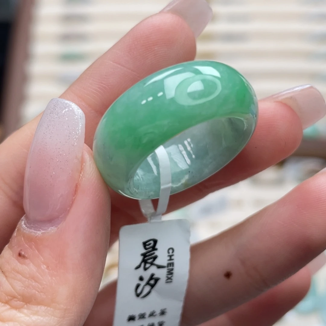 翡翠未镶嵌戒圈a42港圈16白底青乌鸡飘花墩墩