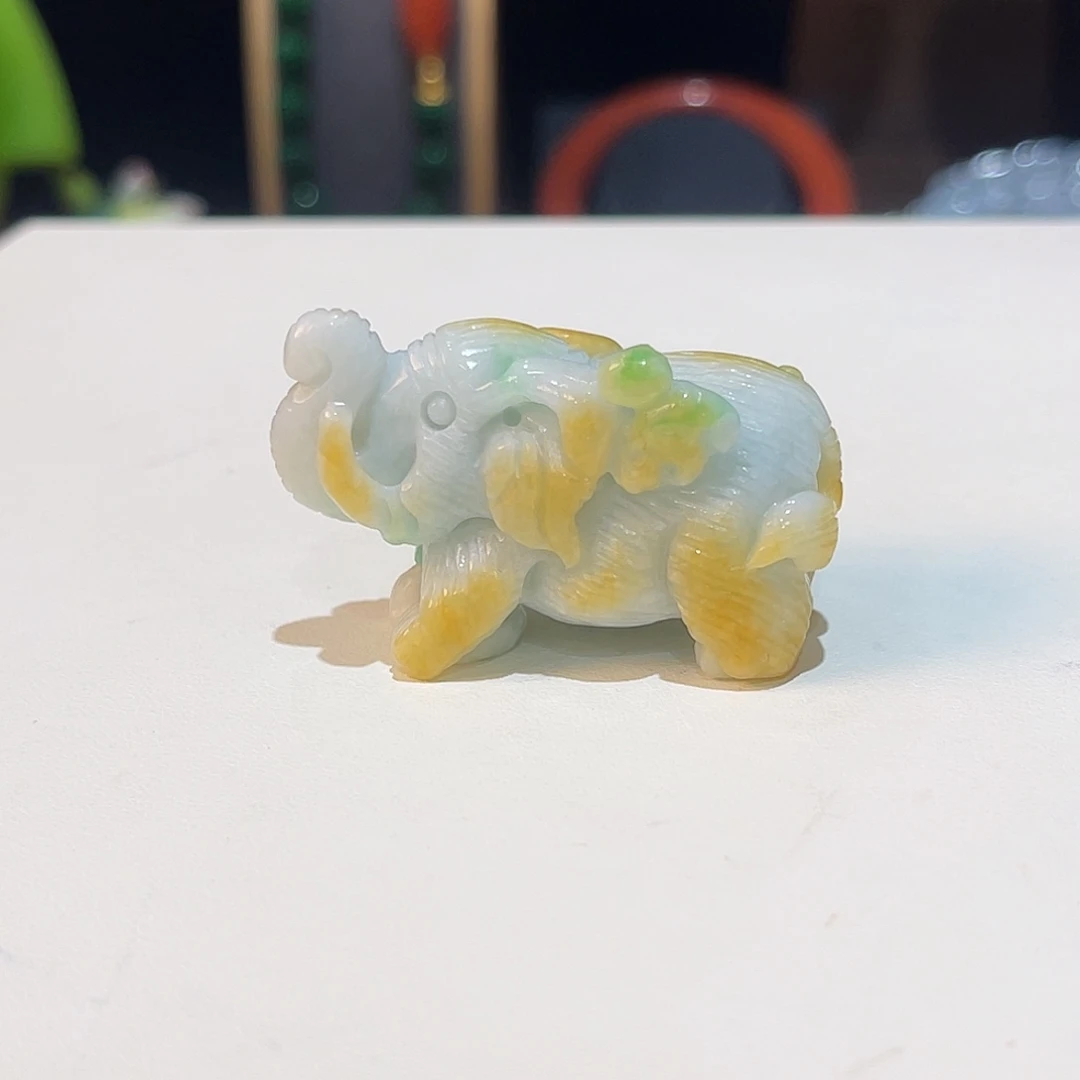 翡翠裸石太平有象