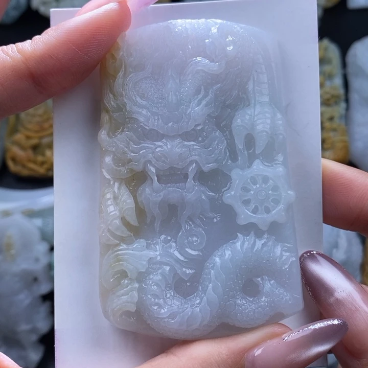 定制翡翠未镶嵌龙牌