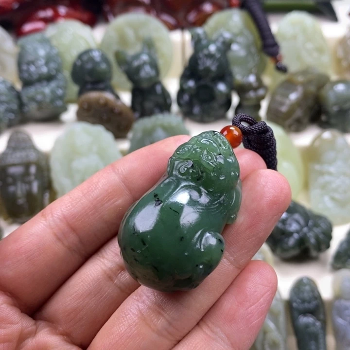 颈饰未镶嵌和田玉