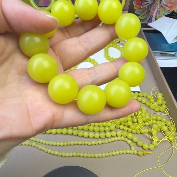 王***海新疆若羌黄口手串
