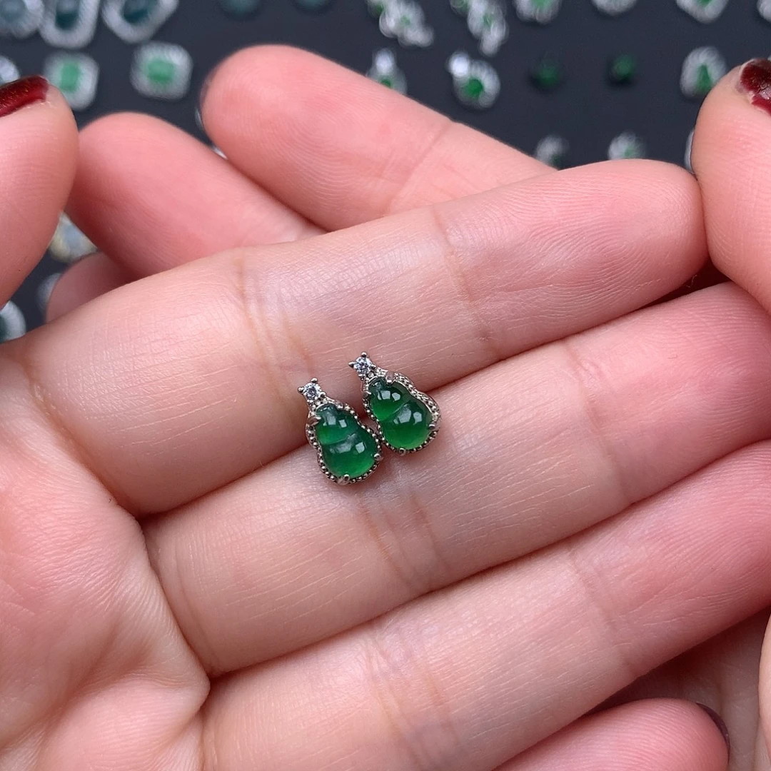 爱****翡翠银S925镶嵌耳饰