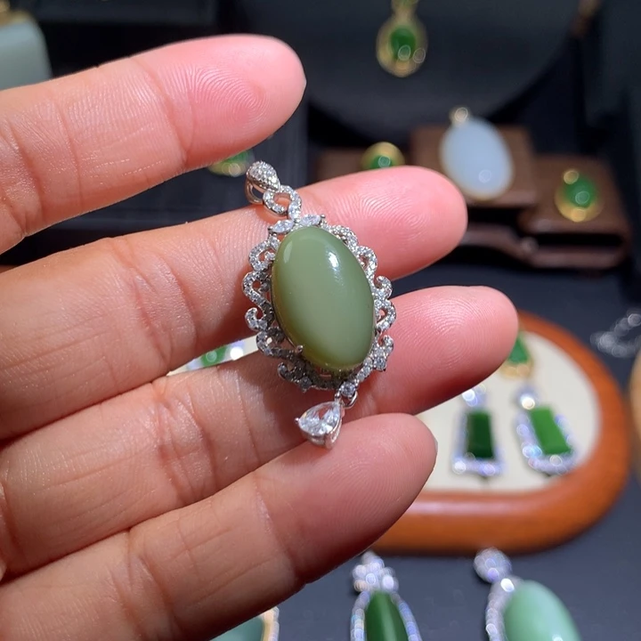 和田玉银S925镶嵌颈饰