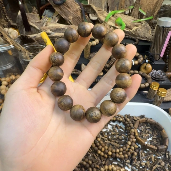 用***5沉香沉香碎屑海南虎斑棋1.4大13克➕沉香碎屑多样性
