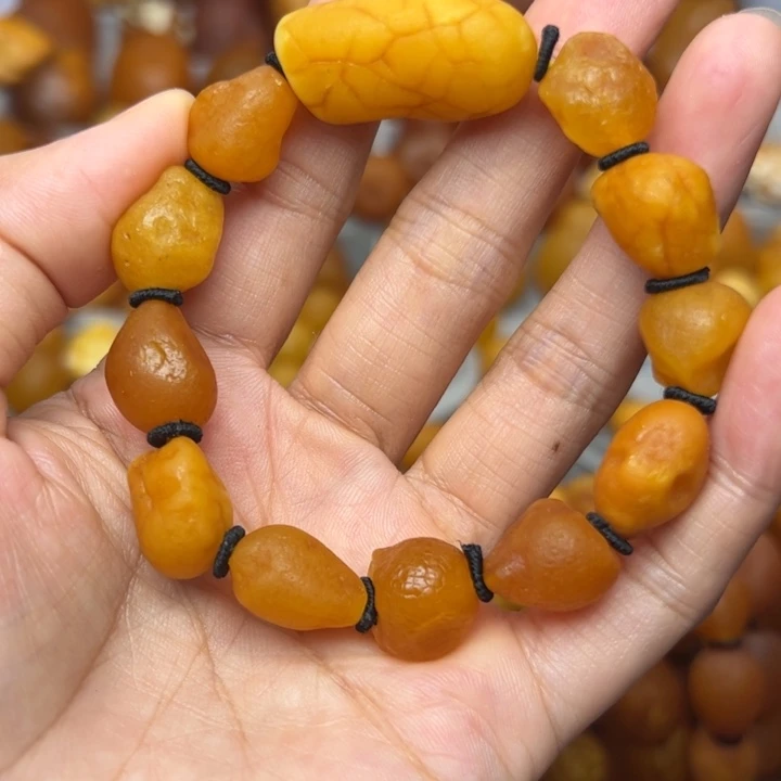 琥珀未镶嵌裸石天然蜜蜡