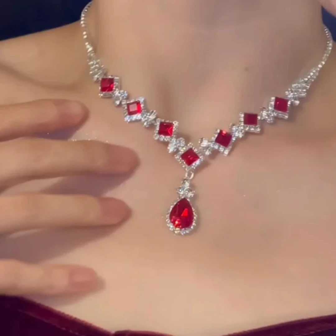 合金锆石项链 红色水滴锆石项链耳环套装女轻奢高级感锁骨链配饰