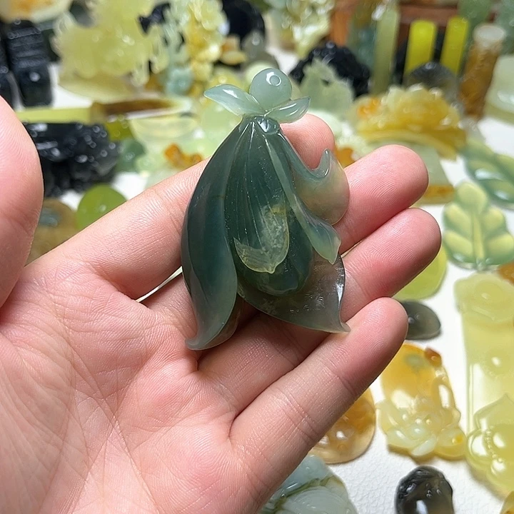 未镶嵌蛇纹石玉颈饰