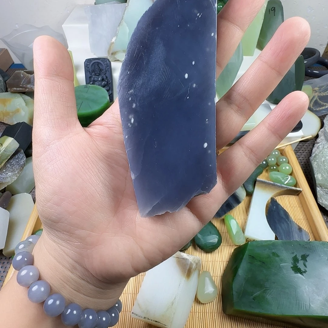 纯***黑颈饰未镶嵌和田玉