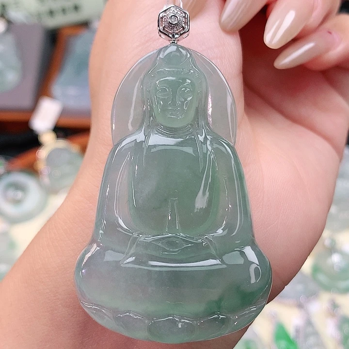 翡翠18K金镶嵌颈饰观音