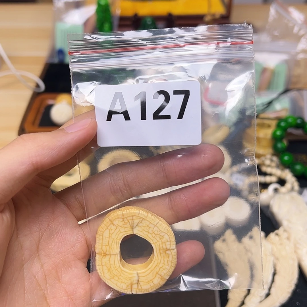 j***n天然猛犸象牙雕刻品