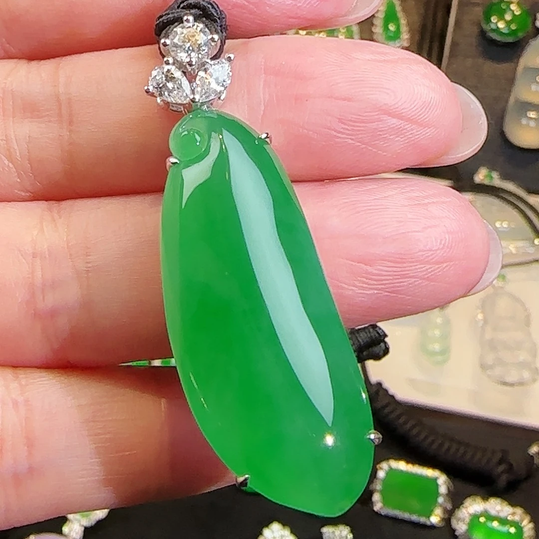 翡翠18K金镶嵌颈饰（定金链接）六位数