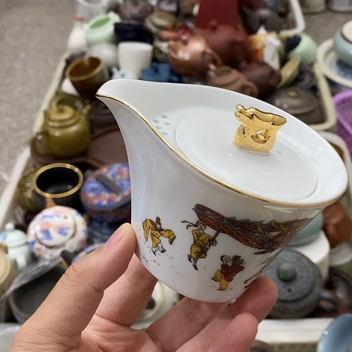 陶瓷艺术品及陶瓷壶