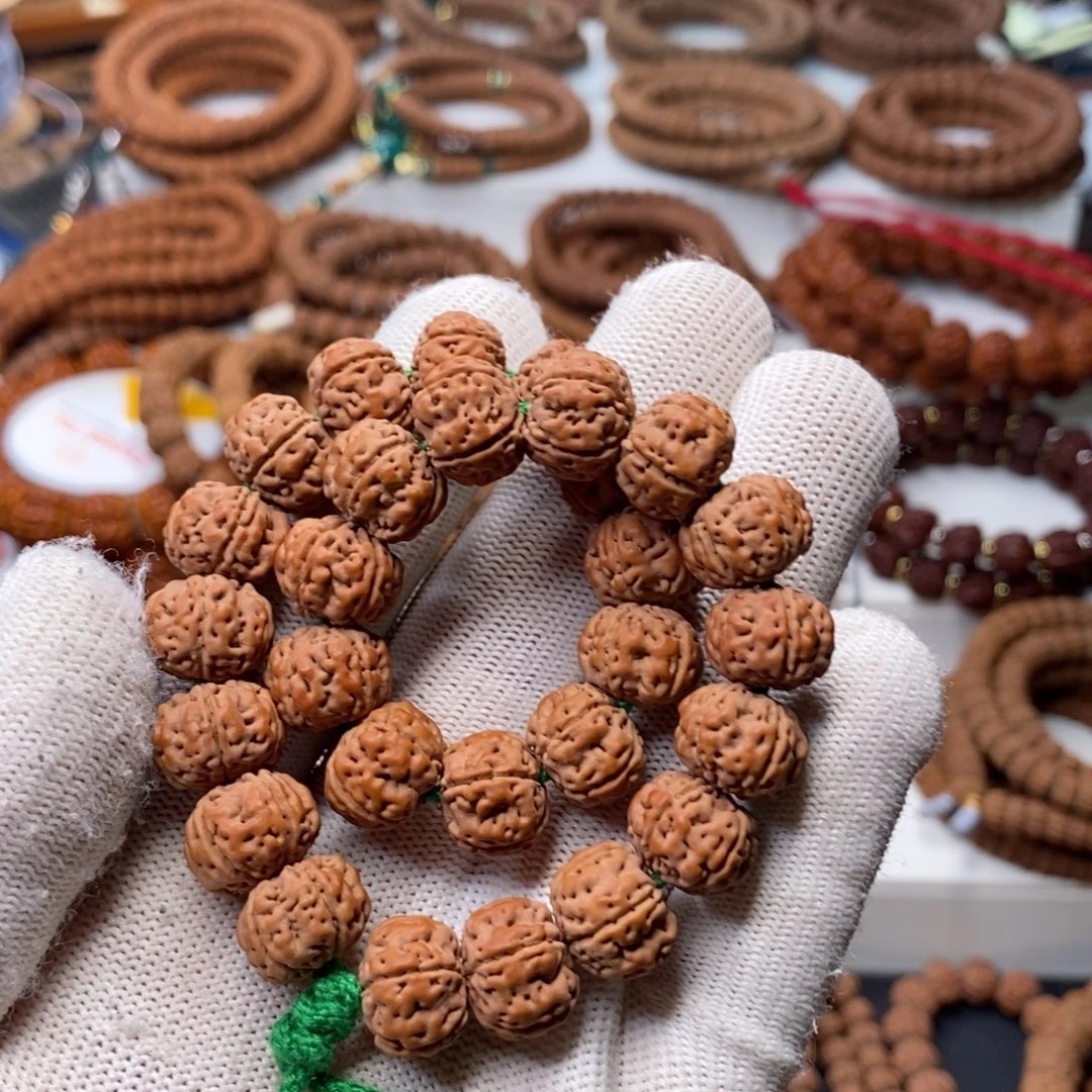 手串金刚菩提五瓣南瓜满肉老树王，尺寸13.5