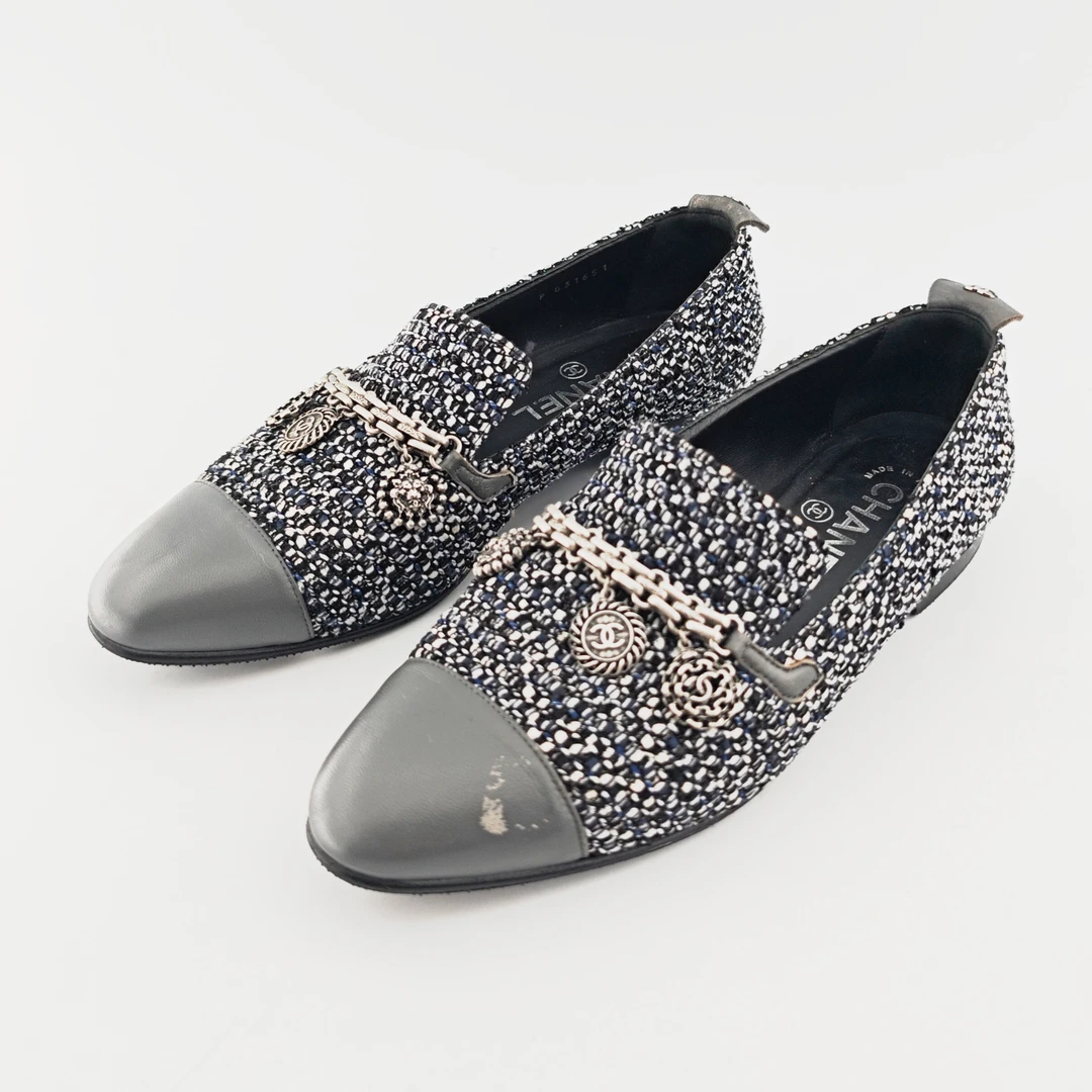 95新 Chanel/香奈儿    CHANEL/香奈儿 勋章乐福鞋 38.5码 D4738