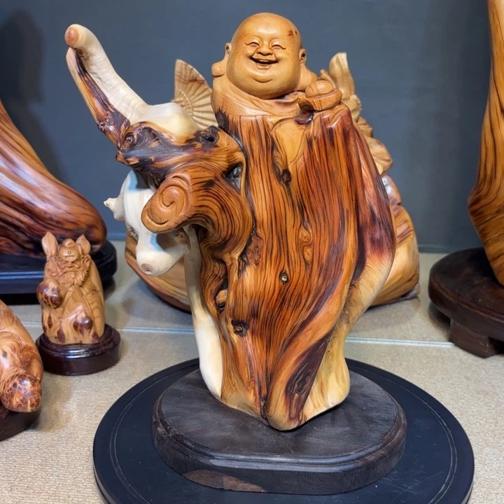 柏木（崖柏）弥勒佛题材摆件