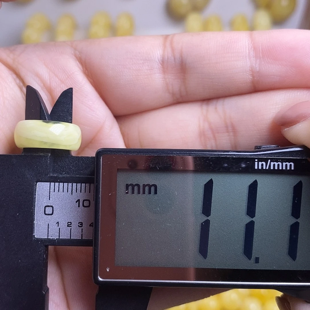 裸石琥珀未镶嵌蜜蜡跑环