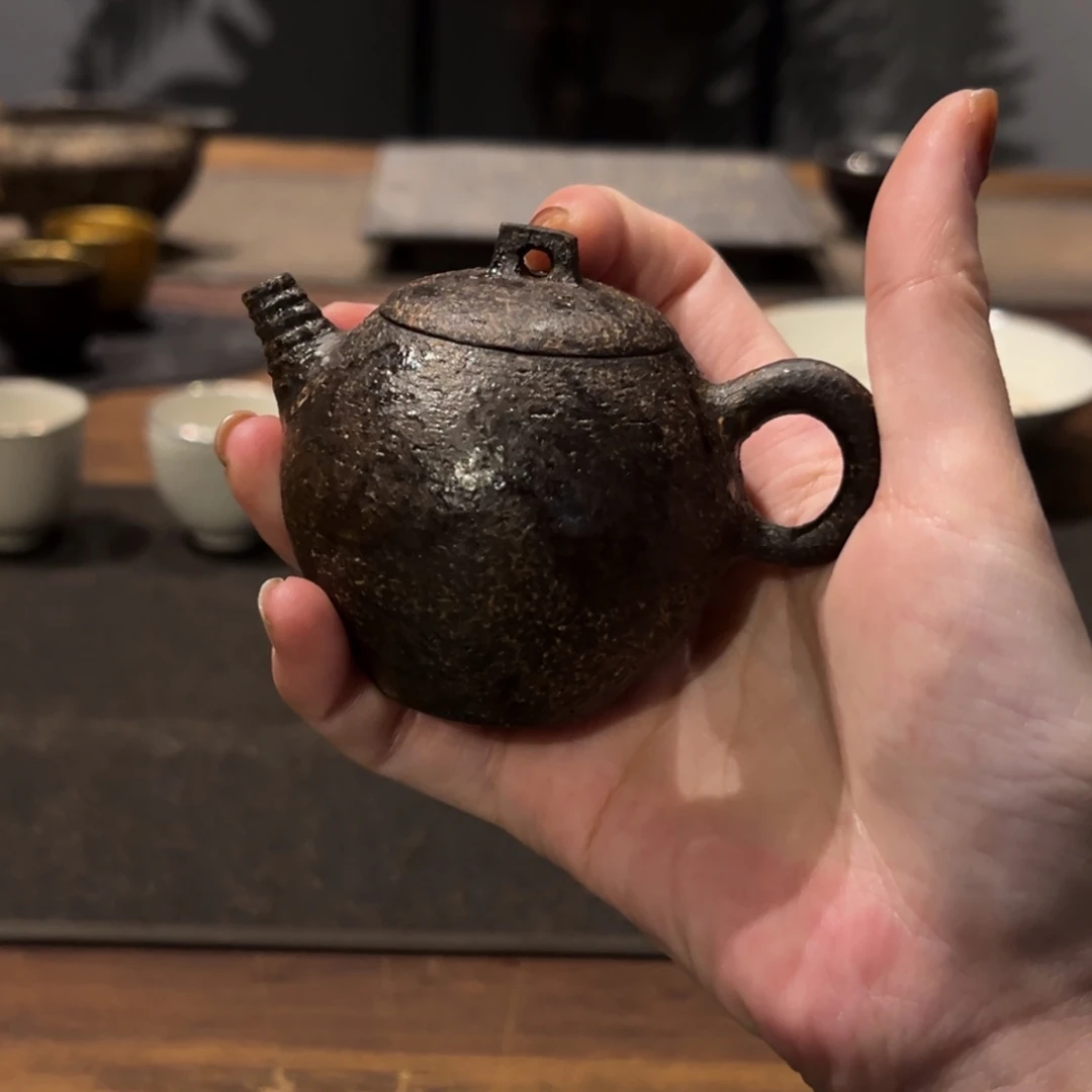 杯正*陶瓷。     陶瓷。