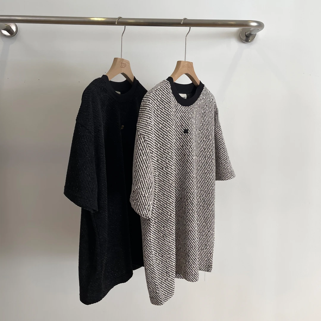 韩国男装 300g重磅雪尼尔宽松阔版圆领短袖TEE 银丝小花设计T恤