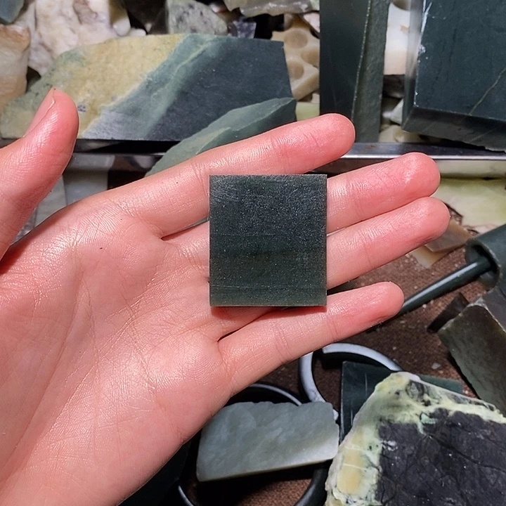 未镶嵌和田玉(青玉)珠宝半成品