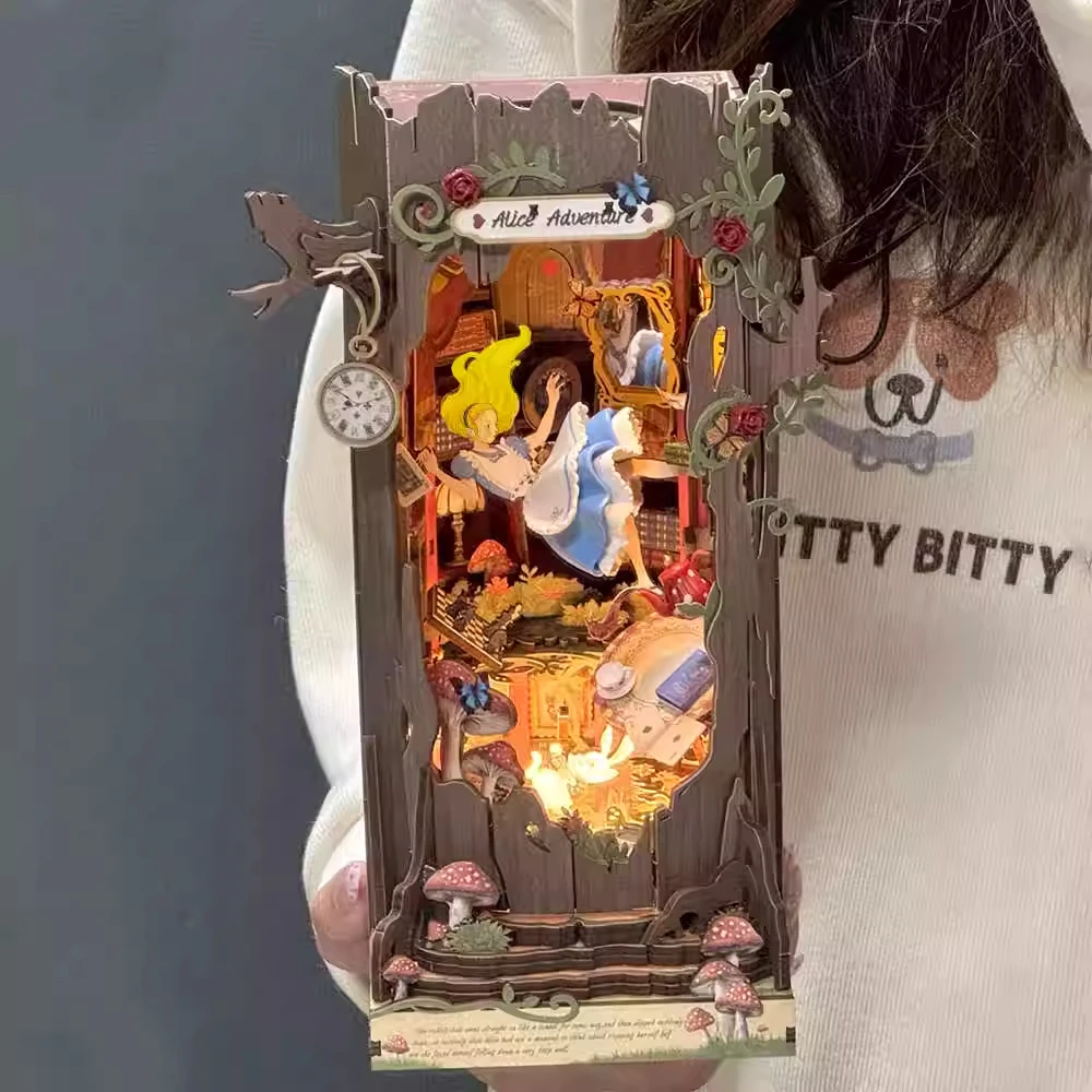 rolife若来爱丽丝坠落奇境拼装书立手工拼插模型diy小屋生日礼物