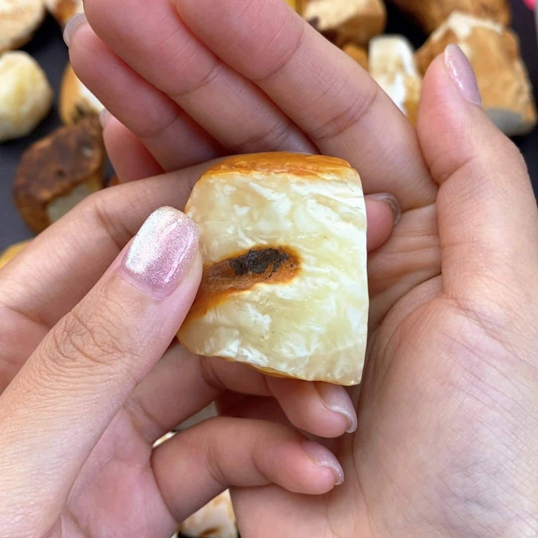 定制琥珀未镶嵌여****우蜜蜡