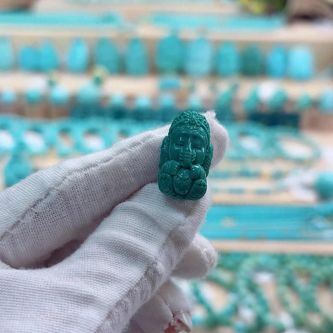 绿松石未镶嵌珠宝奇石